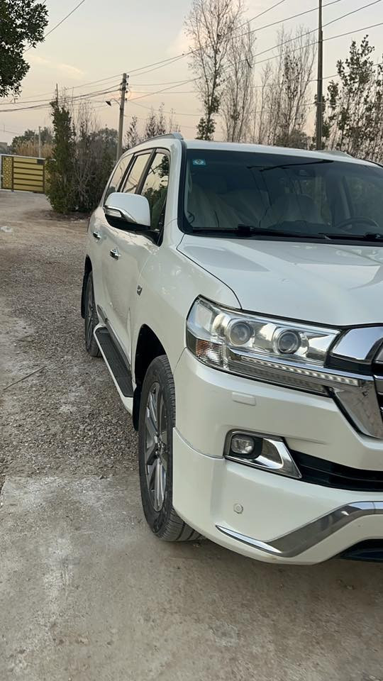 تيوتا لاندكروز 2016 ( لكزس V.X.S ) 📦
ماشآءالله 
جكات
محرك (5.700) ليكزز
مواصفات ليگزز
‏‎ماشييه 100كم حقيقي
‏‎لاندكروز VX.S 
‏‎موديل.موديل 2016
‏‎فول مواصفات 1/1
‏‎السيارة مواصفات اللكزس 
‏‎1-جوبلس تصعد وتنزل 
‏‎2-  كامرات 5
‏‎3- تدفئة وتبريد كشنات 
‏‎4- كشن سايق خزن ميموري 3 وضعيات 
‏‎5-شاحن لاسلكي 
‏‎6- نضام ترحيب عند الاقتراب 
‏‎7- دبل ماوس 
‏‎8- شاشة تحكم لكزس 
‏‎9- شاشات عدد 3 
‏‎10-تشغيل عن بعد 
‏‎11- كراسي كهرباء 
‏‎12- مكينة V8 /5.7
‏‎13-زراك لايت 
‏‎14- 5 بصمة ابواب 
‏‎15- سيستم صوت لكزس 
‏‎16- رادرات امامي + جانبي 
‏‎17- ستيرن صاج 
‏‎18- 8 ايرباك
‏‎19- فور ويل 
‏‎20- حساسات امامي خلفي 
‏‎
‏‎22- نضام ايكو تقليل صرفية 
‏‎23-ثلاجة 
‏‎مواصفات VX.S معروفة ما يحتاج اذكر لبقية 

ا‎مكفولة كفالة عامة من الدعامية إلى الدعامية 
ومغلف البجم نانو سيراميك ضمان 10 سنوات
السعر 515 وبيها مجال بسيط
***********‏‎
