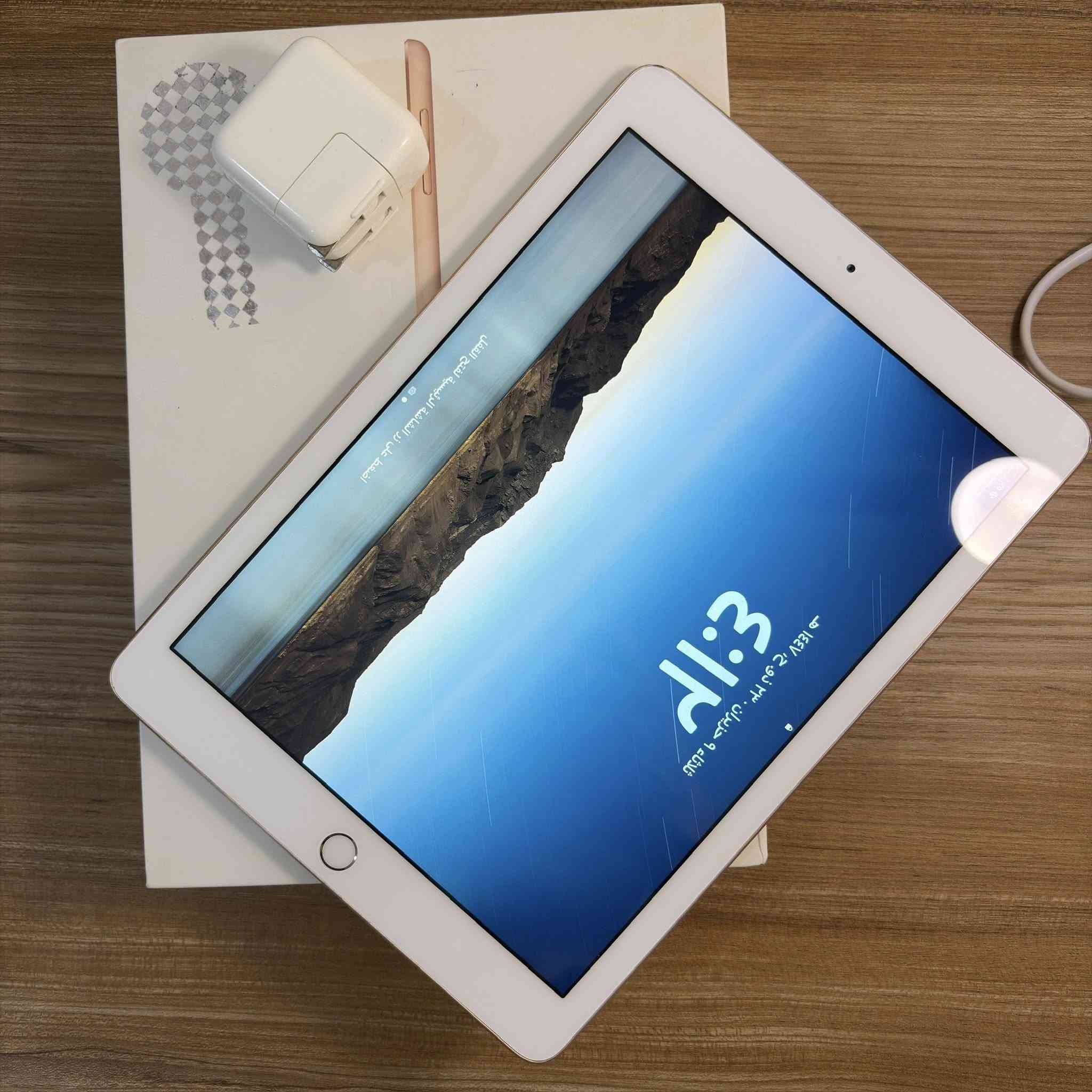 السلام عليكم
عندي ايباد 6 - iPad 6 مستعمل للبيع
اللون ذهبي
الذاكرة 128GB
الجهاز نظيف والاضرار مثل ما موضح بالصور. خدوش بسيطة وضرر خفيف بالشاشة (غير واضح اثناء الاستخدام نهائيا، تكدر تلاحظه فقط اذا كانت الشاشة سوداء).
ملحقاته موجودة. العرض يشمل:
- ايباد 6
- شاحن الجهاز الاصلي (بدون كيبل)
- علبة الجهاز
ملاحظة: الجهاز ما مفتوح ولا مصلح نهائيا.
العنوان: البصرة
السعر: 175 الف
للتواصل: خاص او واتس اب ***********
