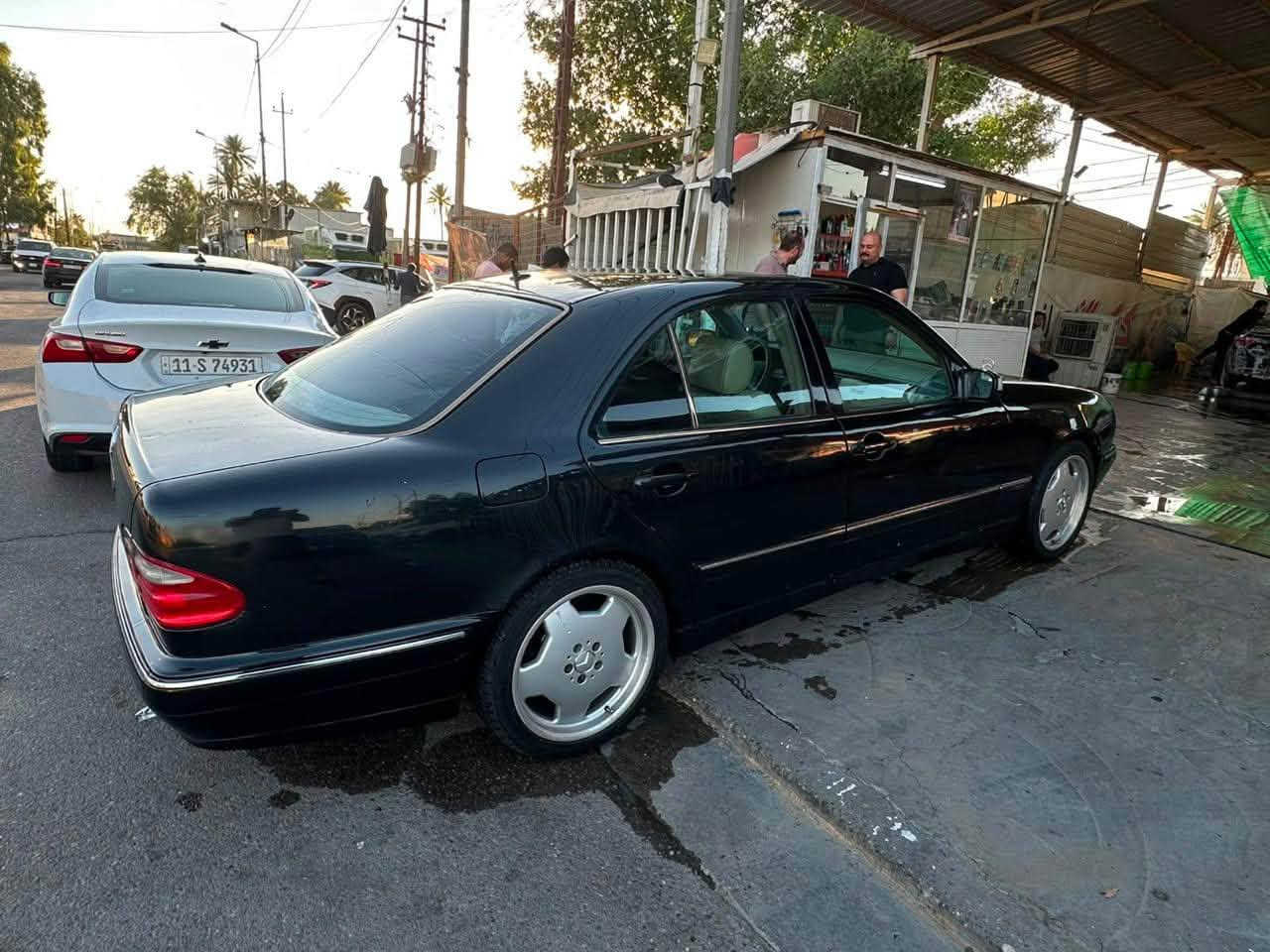 مارسيدس موديل 2000 وارد يابان اللون اسود محرك 320 غرفة جلد حمصي تخم ويل 2 سايز AMG تخم تاير جديد لايتات زنون شركةكير محرك كفاله تبريد شغال السياره ويه التبري نص رقم الماني بأسمي سنويه لغاية 2028 السعر 95 بيها مجال
***********
