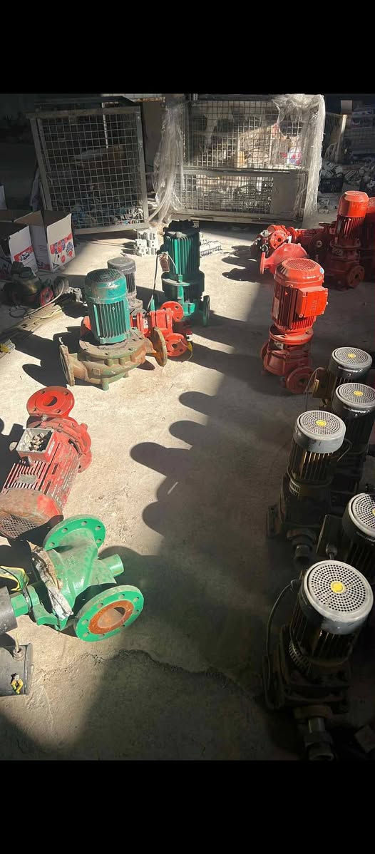 السلام عليكم كما واضح من الصور هاي المواطير وبأسعار مناسبه وبضاعه اوربيه كله ألماني شنو اليعجبكم موجود نفضل المواطير الزغار كلهم شلعه نبيعم كله شرط الفحص والشغل ربي يرزق الجميع *********** مكاني السماوه ام العصافير
