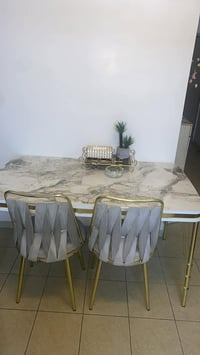 ميز طعام • ٦ كراسي • نظيف جدا