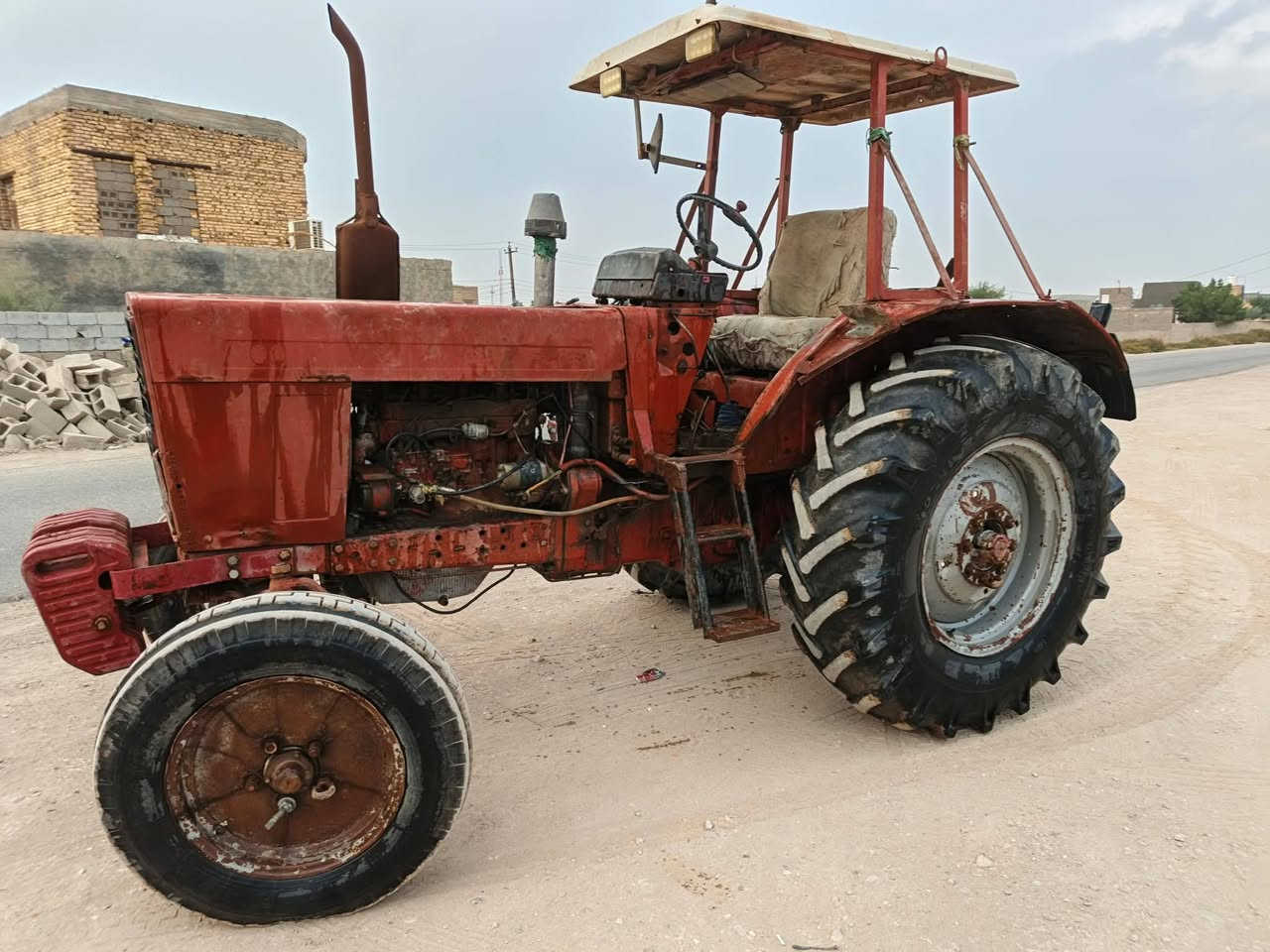 السلام عليكم بلاروس لبيع كير وكسن مكفولات مكينه لا تنقيص ولا تبخير وراها فدان وخرماشه  مكان ناصريه الصلاح لاستفسار ***********
