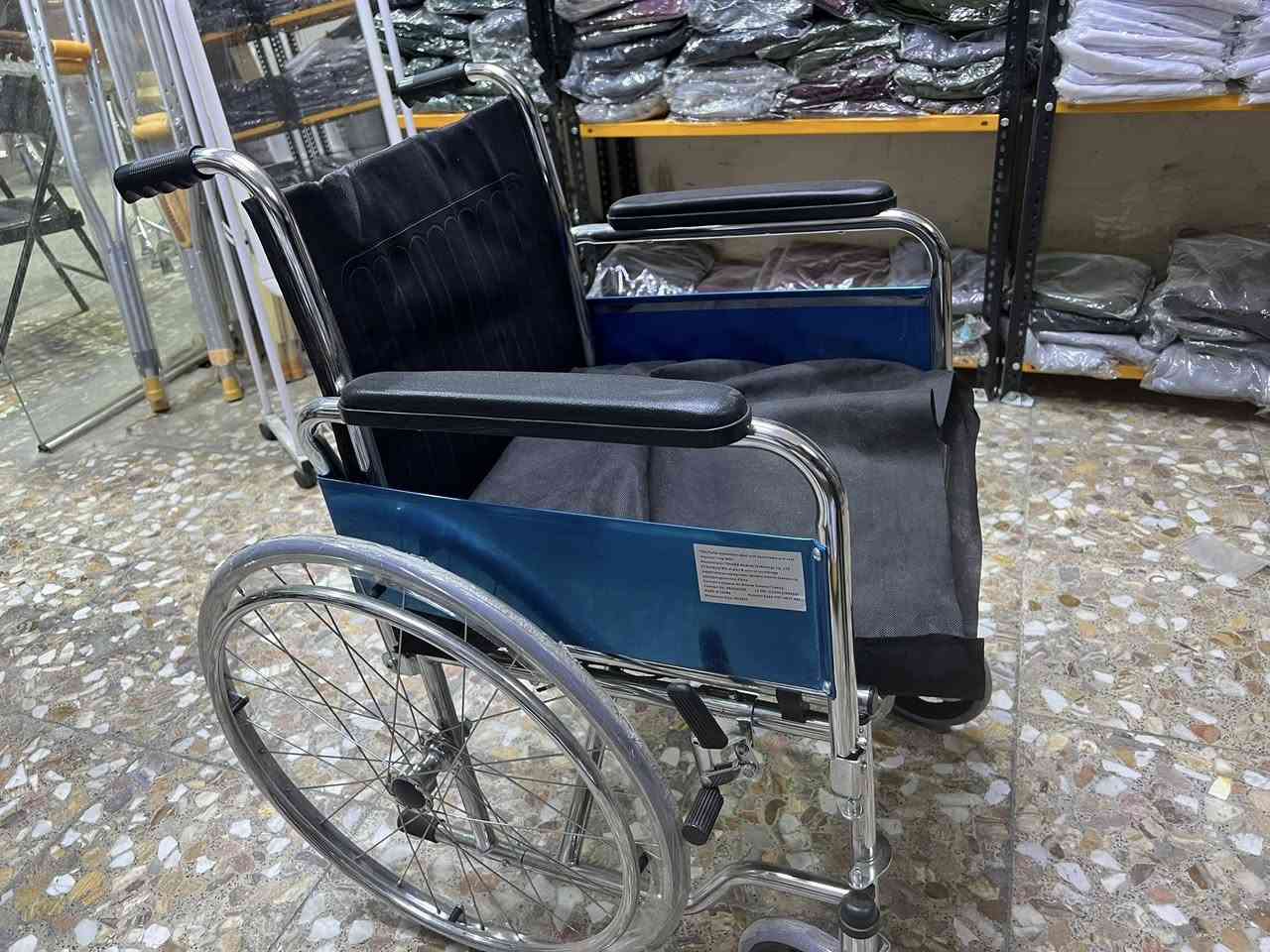 سلام عليكم عربانه لذوي احتياجات الخاصه تستعمل شارع وتستخدم داخل البيت (عربانه حمام) تستحمل وزن ١٥٠ كيلو 
عنون بغداد حي العلام مجاور مجمع علاء رقم ***********

يوجد خدمت توصيل كافت محافضات العراق🚚
