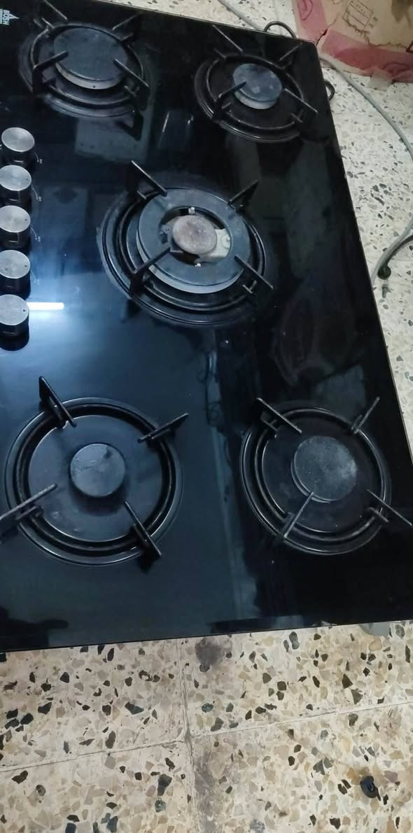 طباخ خمس عيون بلازمه النوعيه بوش شرط شغال ونظيف براد ماء النوعيه رويال الرحماني شرط الشغل والنظافه وضع شركه ثنينهم ما مصلحين العنوان حي السكر شارع مستشفى الخنساء قرب افران السلام ***********//***********
