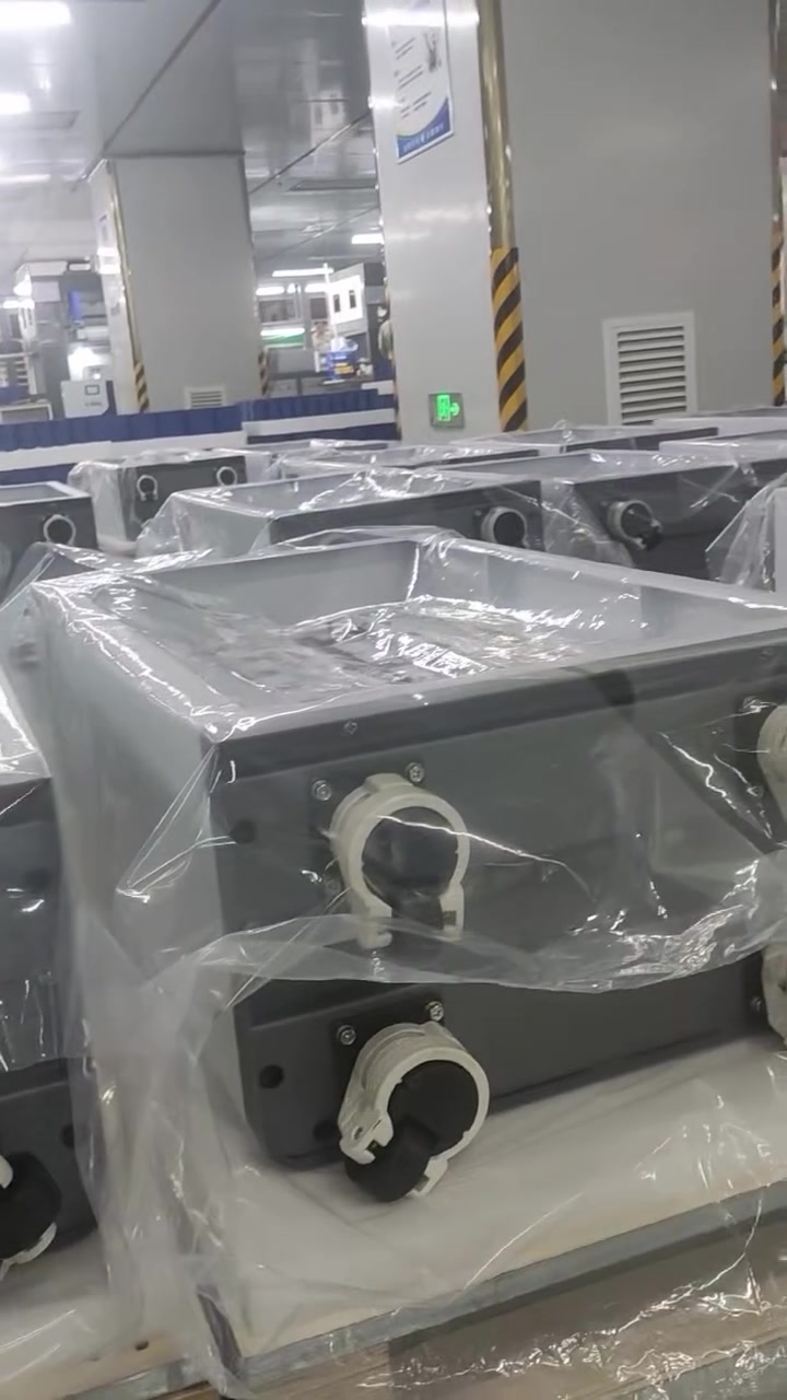 This's our assemble for 16kwh lithium battery packs for house users.Welcome to visit our manufacture.    هذا هو نموذج تجميعنا لحزم بطاريات الليثيوم بسعة 16 كيلوواط/ساعة للاستخدام المنزلي. نرحب بزيارتكم لمصنعنا.  Este es nuestro ensamblaje de baterías de litio de 16 kWh para uso doméstico. Le invitamos a visitar nuestra fábrica.


**إذا كنت صاحب هذا الإعلان وتريد حذفه لأي سبب، رجاءا أرسل رسالة إلى الدعم الفني**