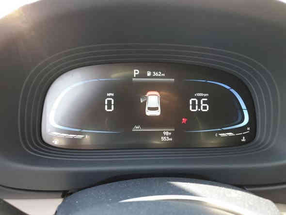 السلام عليكم عندي فينو موديل 2024 زيرووو ماشية الف السيارررة بعدها بريحة الشركة جاملغ مبدل فقط السيارة حساسات شاشة كبيرة كشنات تدفئة  تشغيل عن بعد .. السيارة بالفعل جديدة 
السعر 15000$
رقمي *********** بغداد
