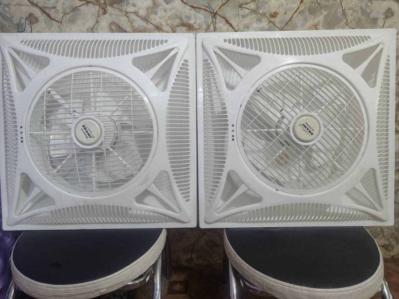 السلام عليكم 
مراوح عدد 2 جدد وشغالات 
سعر الثنين 50 الف وبيهن مجال 
ه‍ ***********
