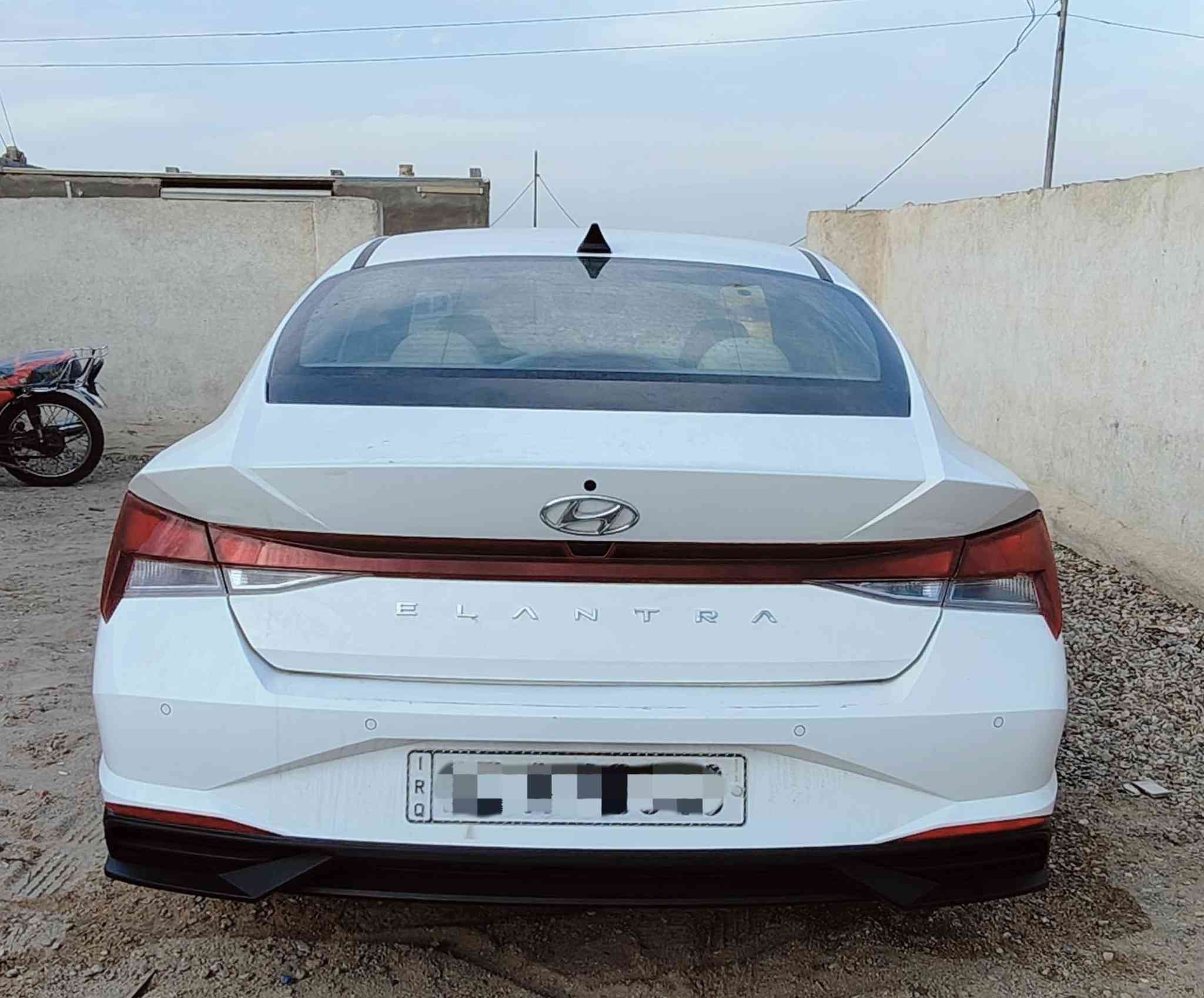 النترا 2023 خليجي
كفاله عامه من الضربه والصبغ والتبديل 
رقم مثنى دولي معوقين وكاله عامه ب اسم المشتري
 مواصفات شاشه كامره دواره حساسات خلفيه كشنات عسلي حضن تبريد خلفي
 السعر 165 وبيها مجال للشراي 
مكينه 1600 ماشيه 67 ع وضع الشركه
رقم الهاتف ***********
مكان ناصريه مركز
