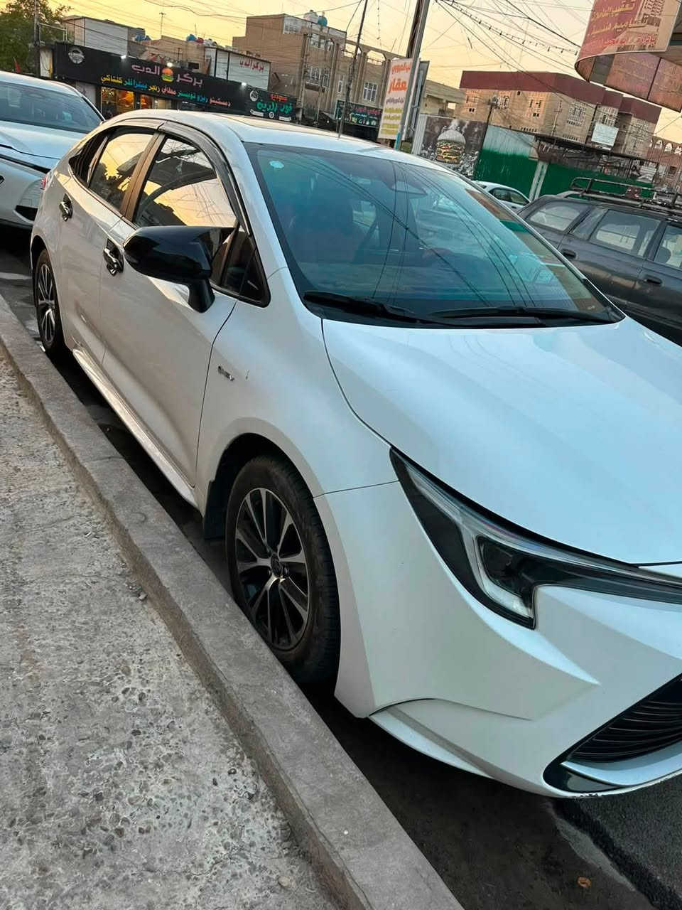 سلام عليكم  كورلا هايبرد وارد صيني موديل 2025 ماشيه 11 الف مكفوله سياره عازل حراري جميع الجام مدوشمه كشنات ارضيات سياره كامله من كلشي سستم كاربون فايبر من داخل سياره مصروف عليه هواي السعر 26 مليون بيه مجال بسمي تحويل مباشر الرقم ***********
