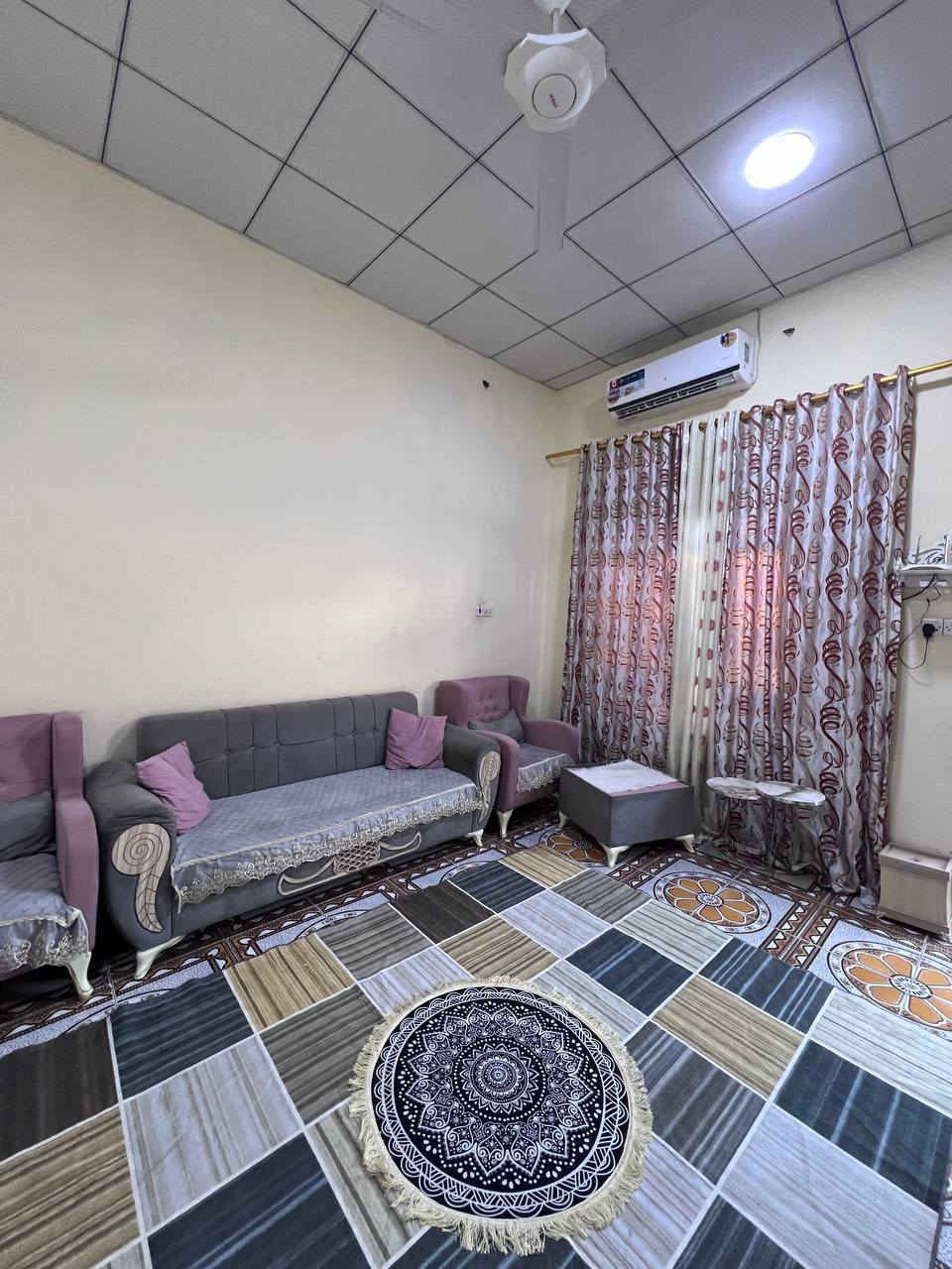 #بيت_رخيص_جدا_لايفوتك
#المساحة :: 100م ركن على شارعين تبليط
#السعر :: 58 وبي مجال بسيط 
ثالث بيت عن شارع العوجة السايدين الرئيسي
#طابو صرف زراعي عراقي نموذج 25
#يحتوي :: غرفتين منام صالة صحيات داخلية وخارجية
استقبال طارمة درج خارجي ومطبخ ومنور .
إبي الخصيب - العوجة .
بيع مستعجل واقع البيت والموقع أجمل من الصور
#للأستفسار :: متوفر واتساب فقط 
***********
