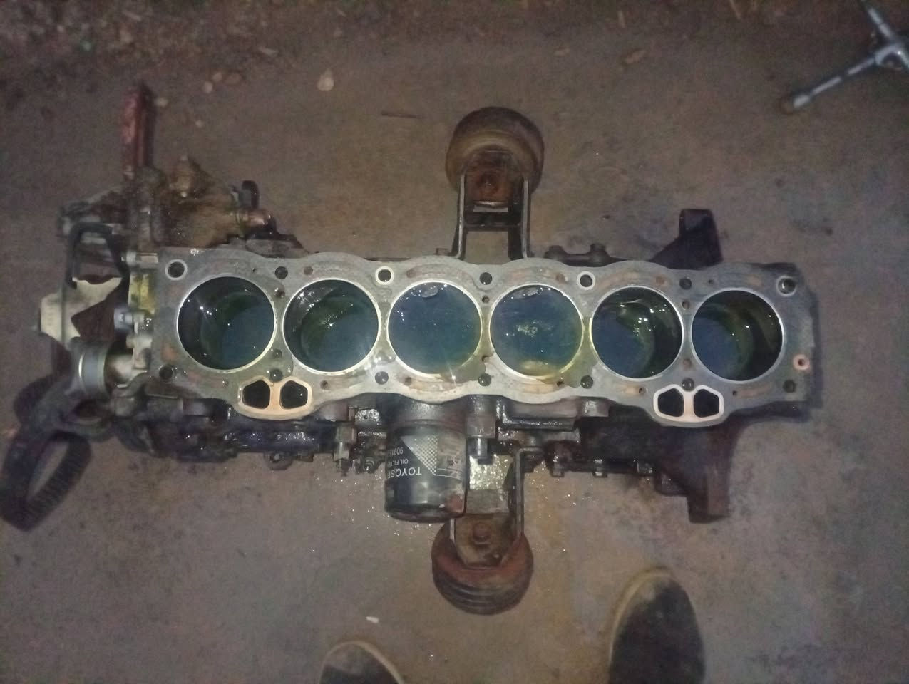 سلام عليكم مرخصة مدير الكروب نص محرك ونجي ستندر 6 سلندر .البيع .السعر.300 الف .*********** 
العنوان بغداد مدينه الصدر.
