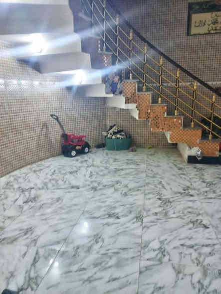 بيت للبيع مساحة 450 متر
مقابل مكتبة القلعه وشارع بيت جليب

يبعد عن الشارع 150 متر

يتكون من

استقبال 7*4 متر

مطبخ 4*5

هول 8*5

الغرف 5*4

صحيات داخلية

صحيات خارجية 

مخزن خارجي 

حديقة

بيتونه 

للاستفسار 

***********
