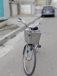 اسلام عليكم بايسكل بناتي ياباني للبيع حجم 26 السعر ٨٠ وبي مجال العنوان...