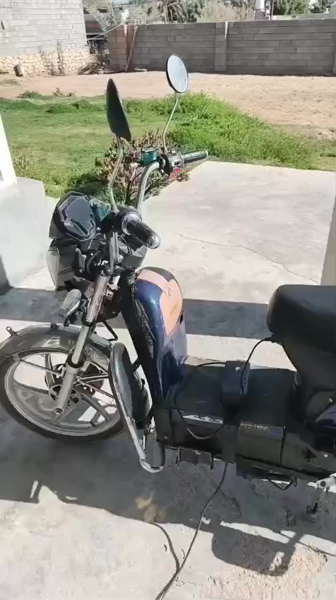 دراجه شحن للبيع اسعر ٤٠٠ وبيه مجال الستفسار أتصال على رقم ***********
