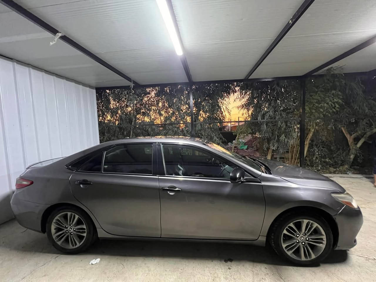 کامری ٢٠١٧ مواسەفات xse فولە بەس سلایت نیە ٥ پارچەی سبوخە ٣ پارچەی پشتی بەس بەمپە چامرخ و بۆنیت لێدرانە شوێن هەولێر *********** Singapore
