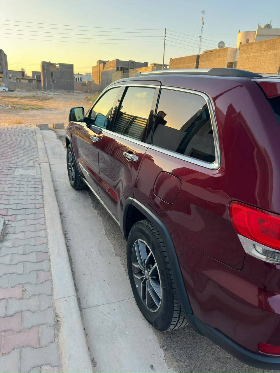 مكلف بالنشر... التواصل ع رقم الهاتف... 
جيب كراند شيروكي موديل ٢٠١٨ للبيع. او مراوس. بتوكسان ٢٠١٩ مكفوله يفضل ارقام اربيل. 

(السعر : ٢٦ الف دولار. قابل للتفاوض) 
السياره رقم بغداد مميز  باسمي منذ استيراده من امريكا زيرو.. ولحد الان استخدام شخصي.. 
المواصفات .... مكفوله كفاله عامه. 
فول مواصفات واحد على واحد ...لمتدد كلين تايتل. 
مواصفات لمتتدد معروفه 4ويل. 
كراسي كهرباء 
فتحه. 
تخم تايرجديد. صدر جديد 
ادامه كامله. 
كير محرك. شرط فحص مكفولات 
المكان : الفلوجة.. للتواصل. على الرقم..    ‏***********
