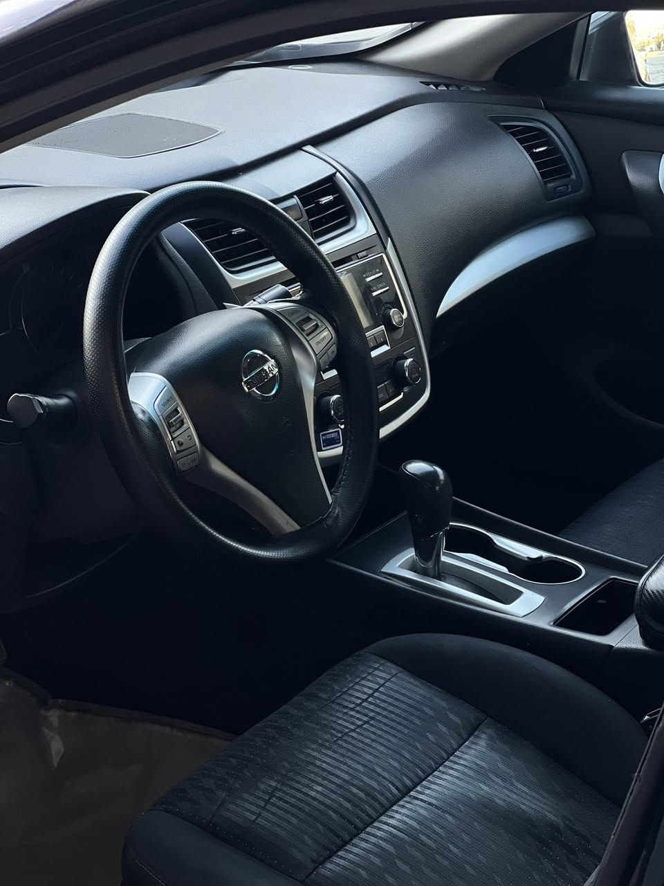 Nissan altima 2016 sv
ئەڵتیما ٢٠١٦ sv
یەک پارچەی بۆیاخە بێ ناوگرتن بێ ئێرباگ
بە شەرتی گێڕ و مەکینە 
سەنەوی تا ٢٠٢٩ تازەیە 
شەرتی تەحویل و غەرامە 
ڕۆنی گێڕ و مەکینە تازە گۆڕاوە 

***********
