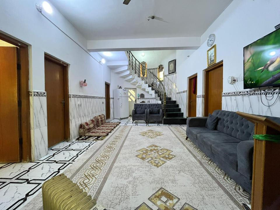 للبيع: دار زراعي اصولي بناء طابوق مسلح مساحة البناء ١٤٥ متر مساحة المنزل كامل ٣٠٠ متر… غرفتين وحمامين مع مطبخ واستقبال وصالة في دورة أم زبالة قرب حسينية حجر بن عدي للاستفسار الاتصال *********** او على واتساب   ‪+964 773 158 0430
السعر ٩٠ مليون قابل للتفاوض
