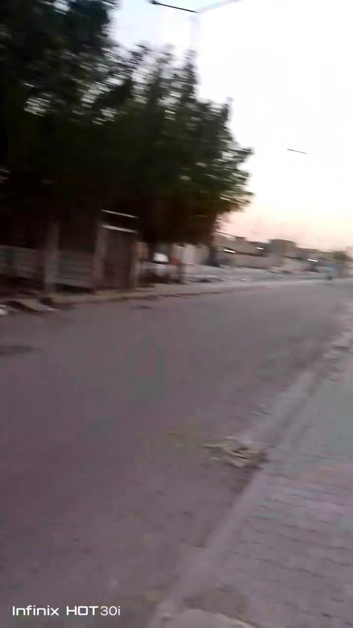 السلام عليكم بيت 100 متر بل تجاوز نهايت الخدمات مسقط ركن عل شارع جديد كلشي ما عايزة بناء جديد والسعر مناسب  *********** مكلف بل نشر
