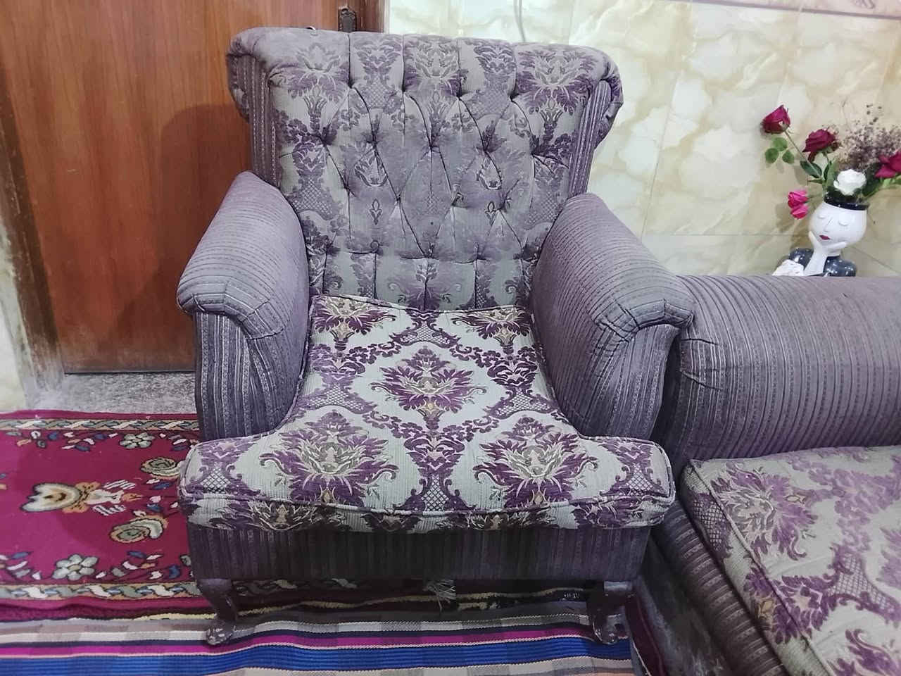 تخم عشرة مقاعد ٢٥٠ وبي مجال 
كنفيرا جديدة ١٠٠ وبيها مجال


**إذا كنت صاحب هذا الإعلان وتريد حذفه لأي سبب، رجاءا أرسل رسالة إلى الدعم الفني**