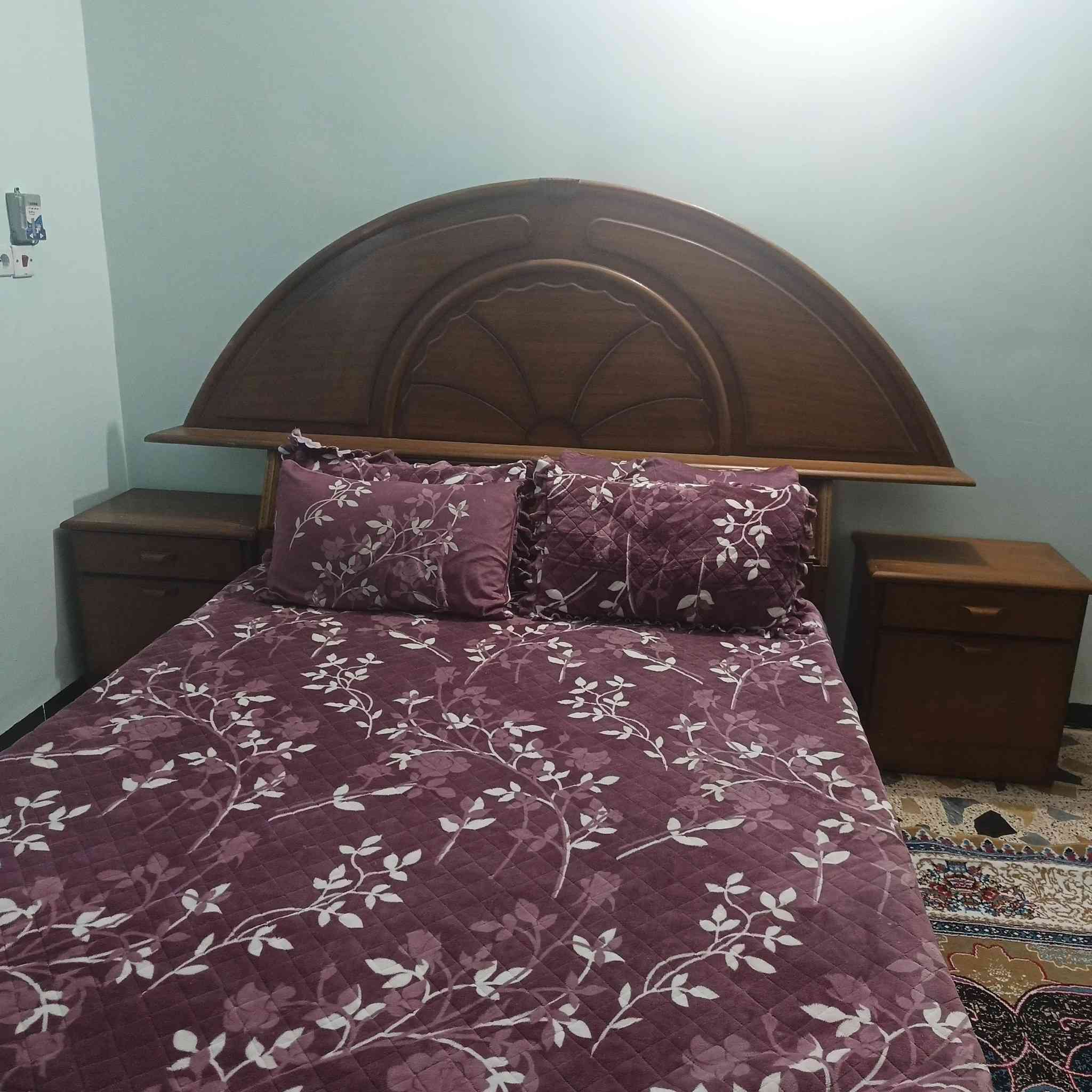 خشب صاج الثقيل البوفيه ١٥٠   
والغرفه بمليون ***********وتساب
