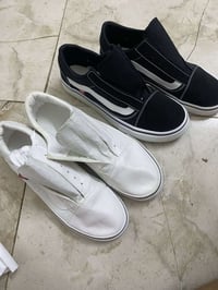 الابيض 43 • الاسود 42