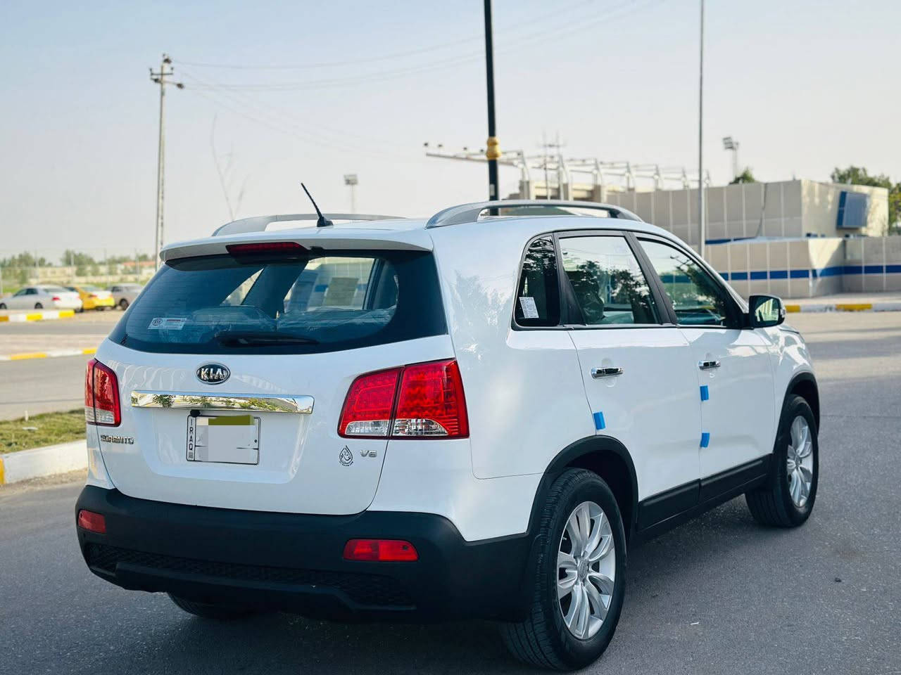 كيا سورنتو 2010 رقم كربلاء مشروع وطني 
وارد خليجي تبديل باب خلفي ايمن ورشه صبغ بسيطه بنفس الصفحه  
مواصفات السياره : محرك 6 سلندر 
، 7 راكب ، ثلاث قطع   تبريد ، شاشه ، كامره ، حساس خلفي ، مرايات ، شفط ، اشاره بالمرايه ،  كشن كهرباء ، 
السياره جاهزه حداديه تبريد محرك تهم تاير  ،
 السعر 137 وبيه مجال
مكان السيارة بالناصريه للاستفسار الاتصال على ***********
