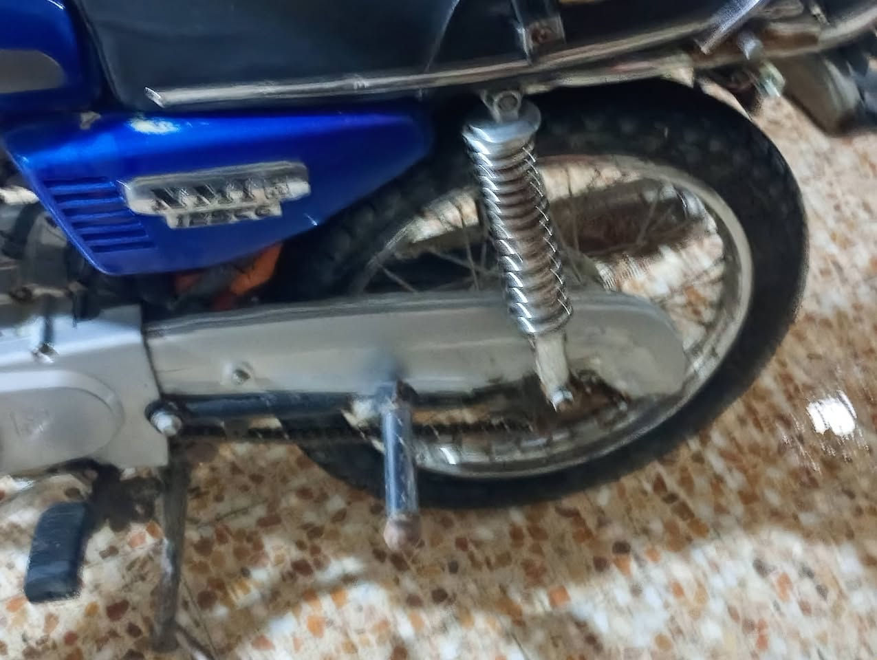 سلام عليكم دراجه نامه للبيع أدوات مكفوله عشأرين
المحرك مجفت تجفيت شركه 
الكهربايات كله شقاله دبلات الخلفي ولامامي شقالات 
*********** واتساب فقط 450 وبيه مجال
