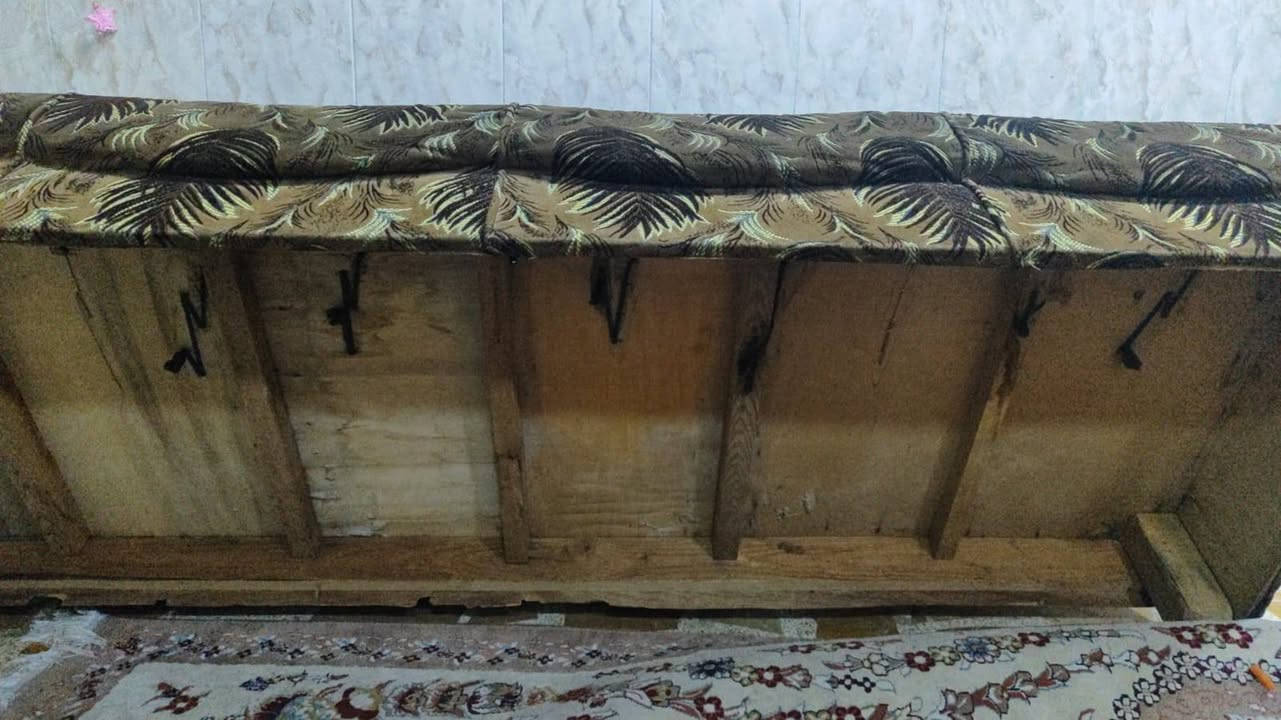 طخم ٣قطع كبار تقريبا كل قطعه ٣امتار مكان حي سومر رطخم ٣قطع للبيع القطعه كبيره اكو شك موضح بالصور البيع القطعه ب٥٠ بدون زوايه بي مجال حي سومر


**إذا كنت صاحب هذا الإعلان وتريد حذفه لأي سبب، رجاءا أرسل رسالة إلى الدعم الفني**