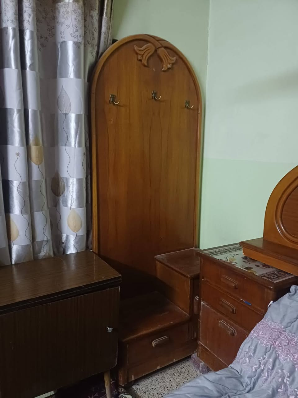 السلام عليكم ورحمة الله وبركاته 
غرفة صاج للبيع السعر ٤٥٠ الف وبيها مجال 
العنوان موصل حي المنصور 
للاستفسار ***********
