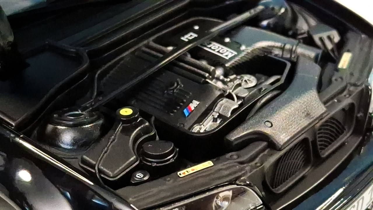 BMW M3 E46 CSL ⚫🔵🔴
Norev 1/18
بتفتح بالكامل ابواب وكبوت وشنطه ..فرش ارضيه شمواه ...دريكسيون متصل بالعجل الامامي ..وزن تقيل وفنيش ممتاز 
BMW Egypt 
BMW 
BMW M POWER 
#bmw 
#diecast 
#fyp 
#foryou 
#مجسمات
#bmw 
#norev 
#makeing
#scale_model 
#diecast_car_in_egypt 
#modelcar 
#bmwe46 
#مجسمات_سيارات_في_مصر 
#ماكيتات_سيارات_في_مصر 
#نماذج_مصغره_في_مصر 
ماكيت لعربيتى diecast 
Ayman Rehan  
 #scale_model #diecast_cars_in_egypt #مجسمات_سيارات_للبيع #diecastcollector #ماكيتات_سيارات #collection  #diecast_car_in_egypt #ماكيتات_سيارات_في_مصر #highlights #diecastdaily #نماذج_مصغره #modelcar  #collectorsedition #diecastphotography


**إذا كنت صاحب هذا الإعلان وتريد حذفه لأي سبب، رجاءا أرسل رسالة إلى الدعم الفني**