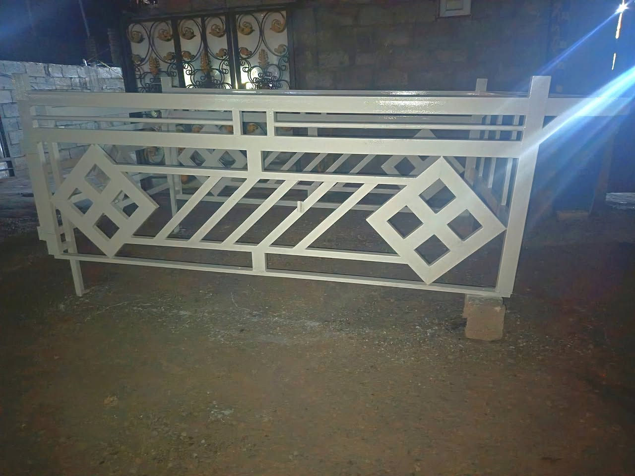 السلام عليكم محجر كيه نثيه للبيع مكان بغداد ابو غريب للتواصل ***********.
