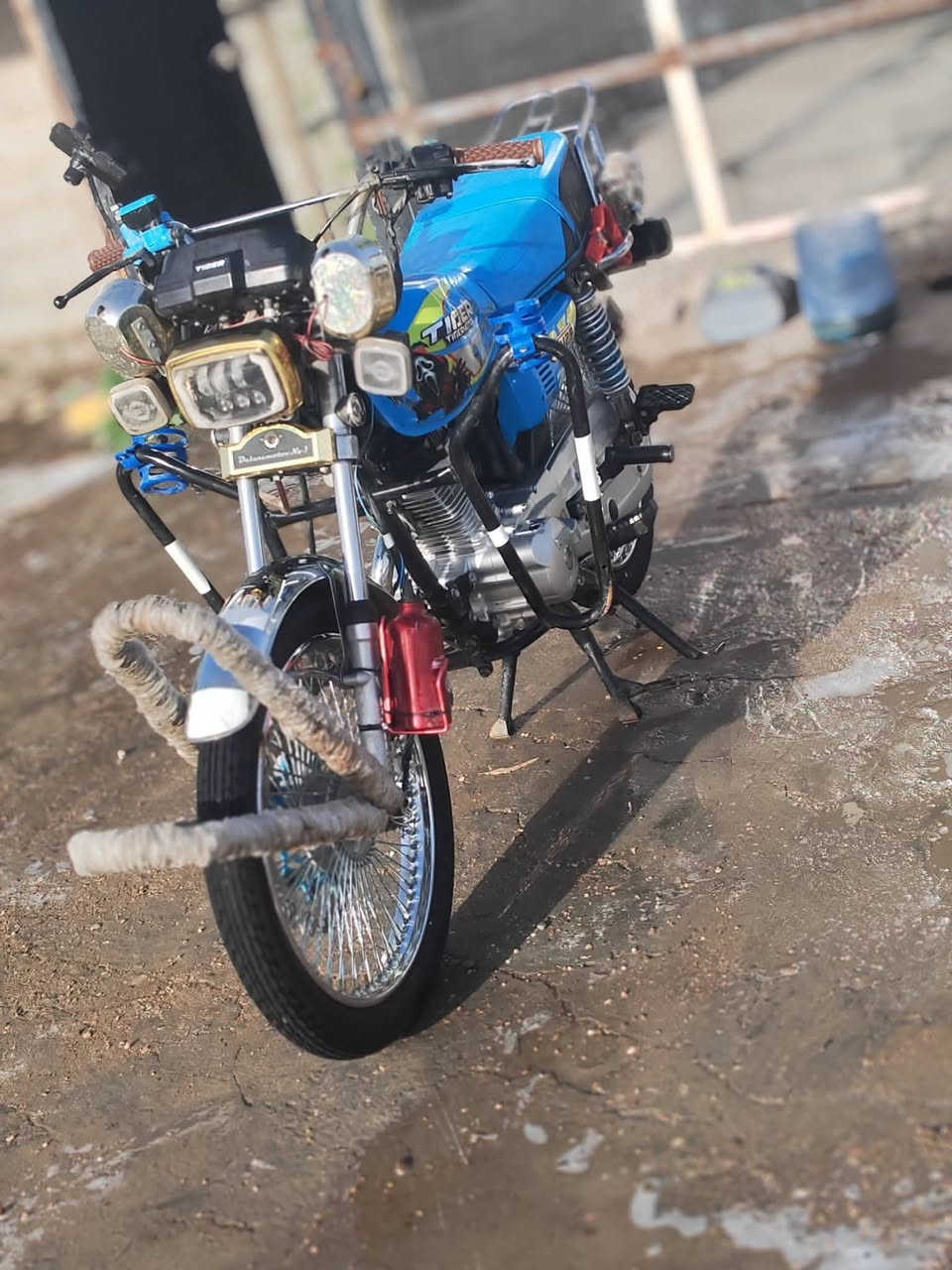 سلام عليكم دراجه البيع موديل 25  دراجه جديده سعر 750وبيها مجال مكان يوسفيه القصر الوسط***********
