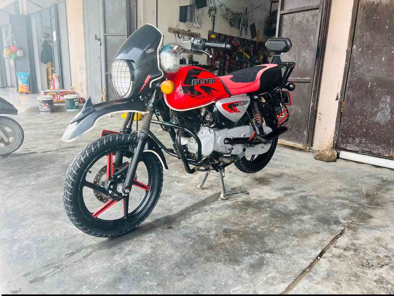 بوكسر جبلي ٢١شهر ١٢شكل ٢٣دراجه كفاله من البرغي رقم وسنويه تحويل مباشر مابيها اي نقص مكان ديالى بعقوبه سعر ١٩٠٠بي مجال شراي اتصل
***********
‭
