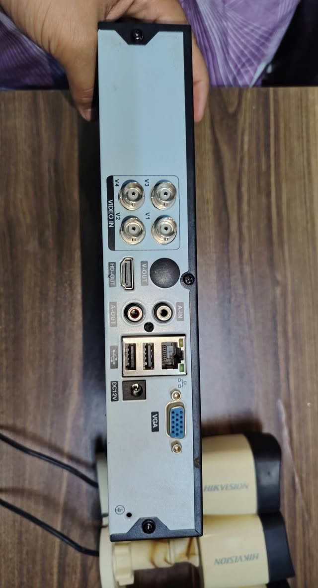 السلام عليكم
اخوان عندي منضومة هكفجن 3 كامرات 2 ميكا مع الDVR وكامرة دهوى وكالة اصلية بدلت منضومه جديده وبقن ذني ماحتاجهن شغالات وشرط الفحص 
ملاحظة : بدون وايرات ومحولة لان ضايعه والله 
اخوان ما اشرط سعر الي يفيدنه بخدمته 
مكاني الشعب وعندي توصيل


**إذا كنت صاحب هذا الإعلان وتريد حذفه لأي سبب، رجاءا أرسل رسالة إلى الدعم الفني**