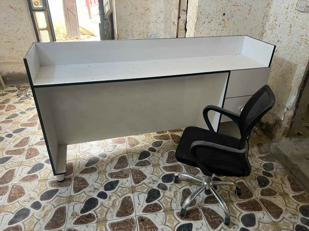 غراض نضيفه للبيع كلمن وسعره ***********
