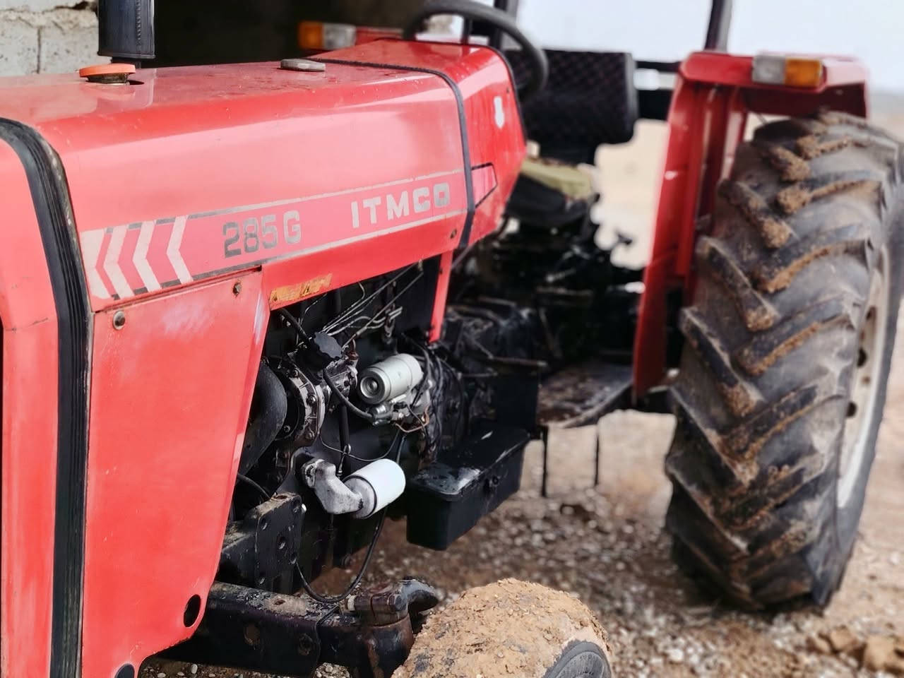 السلام عليكم تركتر ايراني
موديل 2012  حجم 285 كلو بل شرط رقم وسنويه سليمانيه تريد تحويل تريد وكاله تايرات جدد
كشر بلادي شركه 
مكان كركوك 
***********
***********
