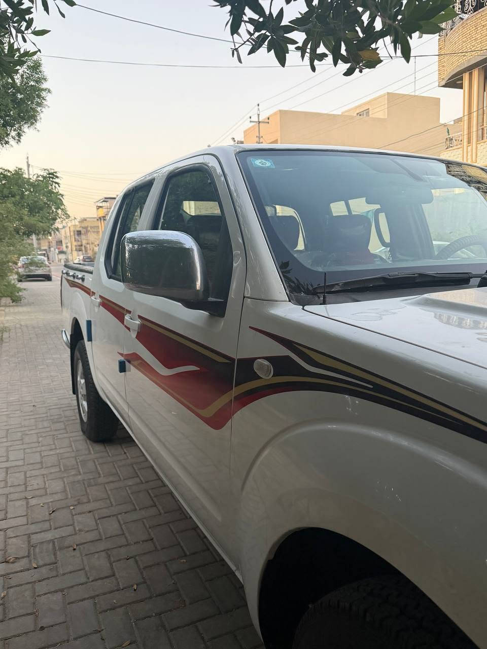 من بعد إذن الادمن المحترم 
نيسان نافارا دبل قماره اوتوماتيك ممتاز رقم بصره دولي هزه جديدة تحويل مباشر جاهزه واقتصاديه جدا بصرف الوقود فانات وليس كلج مروحه يعني ناعمه وخفيفه وسرعه طخم تاير لوك حداديه شرط زيرو بطارية جديد دسكات اصليه ضمان سنه 
موديل 2008 le
دوشمه جديده ارضيه جلد 
محرك مفتوح لا تبخير ولا تنقيص شرط الفحص 
رش قماره وعندي تصوير قبل صبغ شرط تكم بلاد 
مكفوله رسميات وتحويل وشاصي 
مكفوله كلبه وجفيه وكص ونقل 
مكاني بصره حي الغدير ياسين خريبط 
***********واتساب واتصال فقط اعتذر من الخاص ماجاوب 
السعر 83 بيع او مراوس بأقل من سعرها محتاج فرق
