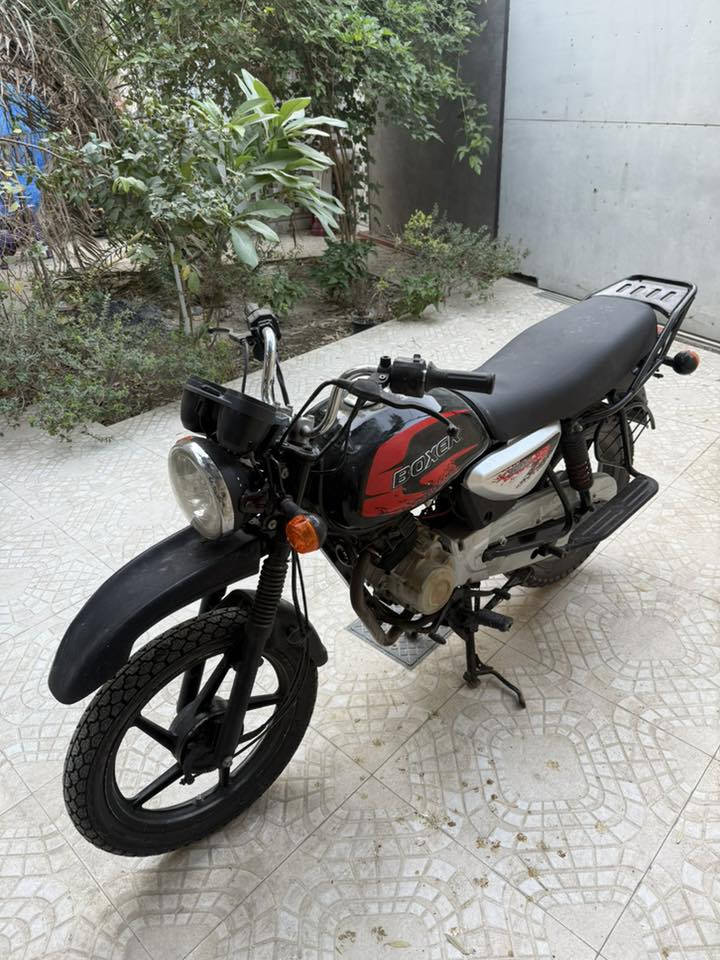 للبيع بوكسر
سلام عليكم بوكسر للبيع 2019 طاله بال 2020 
الدراجه مفتوحه نكره سلف كله شغاله 
السعر مليون 300الف 
***********
