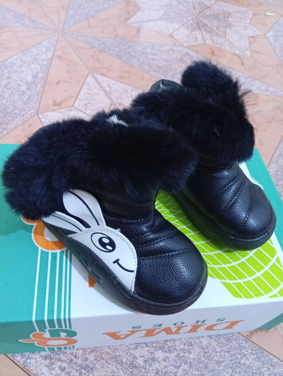 حبايبي بوتات بناتي كلش حلوة وسعر بس 4الاف انتصل عل رقم ***********
