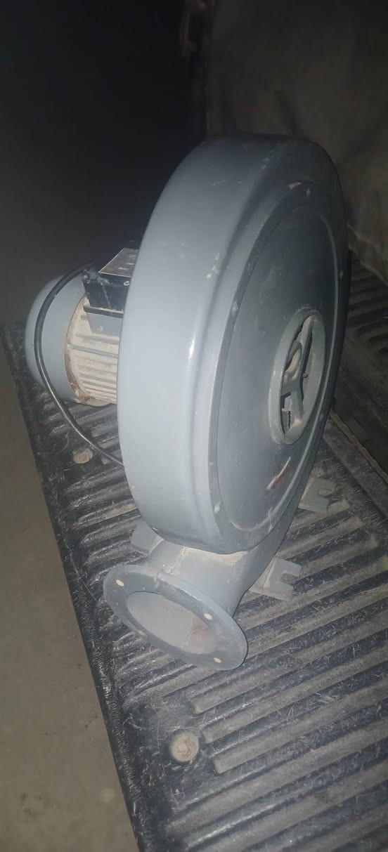 بلاور هواء  للبیع سعر 150الف مکان کرکوک


**إذا كنت صاحب هذا الإعلان وتريد حذفه لأي سبب، رجاءا أرسل رسالة إلى الدعم الفني**