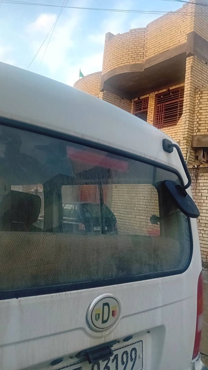 السلام عليكم سياره دفسنك موديل ٢٠١٣ رقم انكليزي احمر سعرها ٣٧ اوبيها مجال رقم الهاتف ***********
