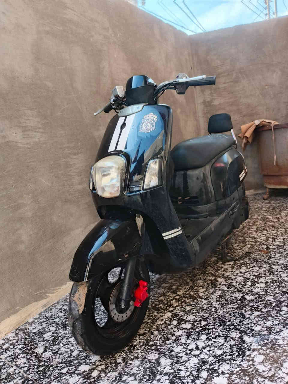 سلام عليكم دراجه للبيع السعر950 وبيه مجال لمكان بصره قضاء المدينه دراجه مامفتوحه صارلهه شهر من نزلت من لحاويه كهربائيّة كلهه شغاله رقم لهاتف. ***********.
