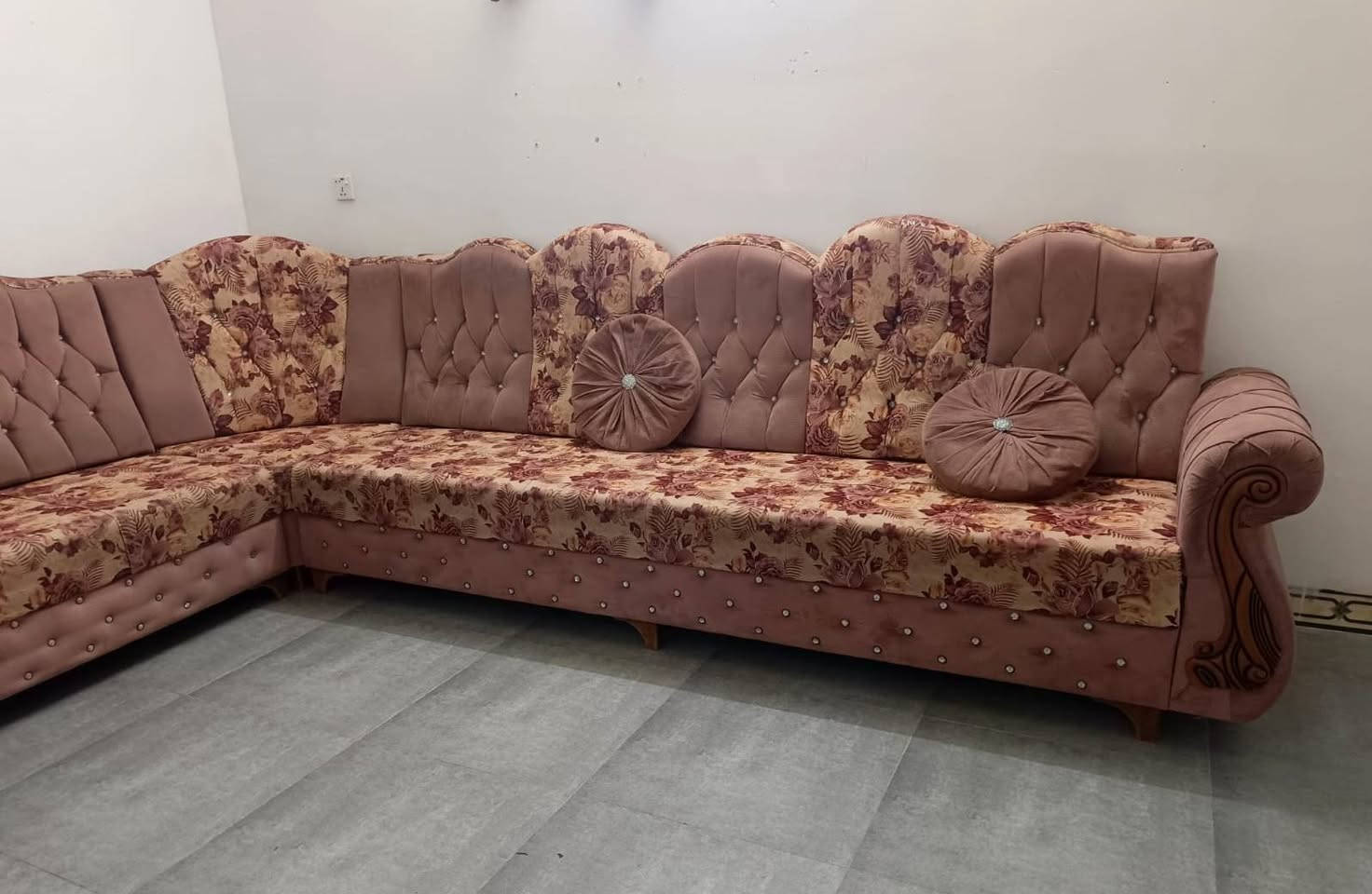 للبيع ديوان ٧ امتار تفصال خشب بلوك اسود شرط النظافه ويا كوشات وجرجف العنوان كركوك.


**إذا كنت صاحب هذا الإعلان وتريد حذفه لأي سبب، رجاءا أرسل رسالة إلى الدعم الفني**