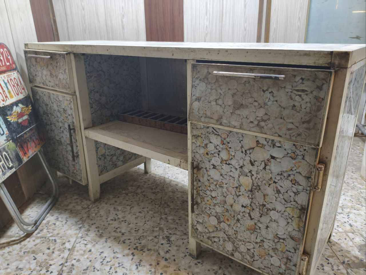 السلام عليكم 
عندي غراض كافتريا (طباخ-شواية همبركر- كابسة همبركر-كاونتر-جام خانة)  
للبيع مكاني نادر الثانية 
للاستفسار اكثر التواصل خاص او الاتصال على الارقام التالية:
 
*********** 
*********** حلة, بابل
