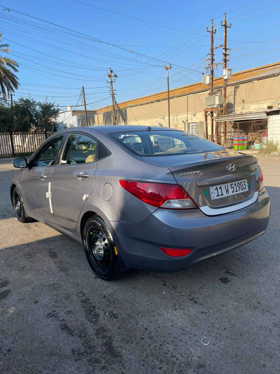 سلام عليكم … اكسنت 2015 خليجي اشاير بل مري ، تحكمات ستيرن ، شاشه ، كامره دواره . السياره كامله من كلشي وعلى ايدي والسياره تبريدها ثلج والتدفئه شغاله وكهربائيات كامله وعليها دوشمه عامه كشنات وسفاري ، مكينه وكير مكفولات من كلشي )(مكاني بغداد العطيفيه )
استفسار ( *********** ) الشراي يتصل .
