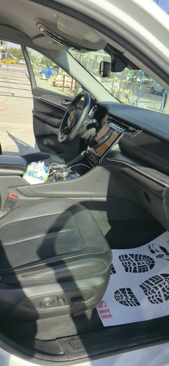 جيب لمتد وارد امريكي 
تبديل بنيد
موديل 2023
الحادث موضح بالصور
تدفئة كشنات 
تدفئة ستيرن 
تشغيل عن بعد 
كاميرا خلفية 
فور ويل
حساسات امامي خلفي جانبي 
تحديد مسار 
رادار
اوتو ستوب 
سايد بريك اوتو 
قمارة حديد 
كشنات جلد 
شاشة كبيرة 
شحن وايرلس 
ماشية 38
السعر 31000$
***********
بغداد البلديات
