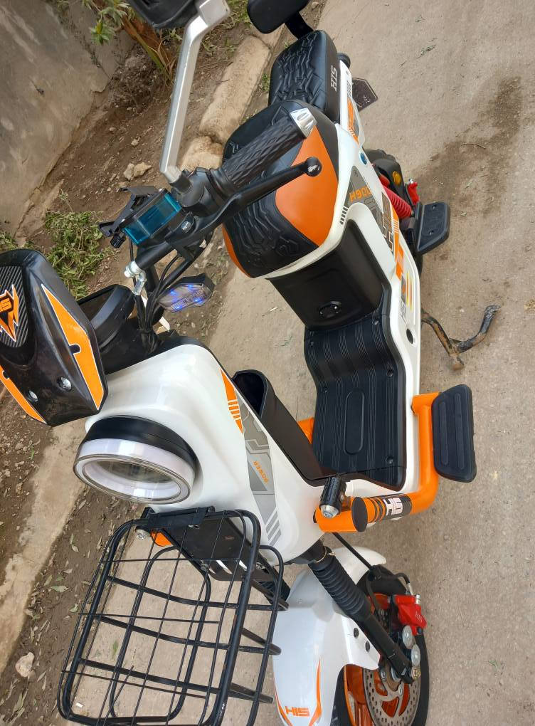 دراجه شحن للبيع جديدة استخدام قليل فول مواصفات ٢٠٢٦  السعر ٤٢٥ وبيها مجال مكاني ديالى بعقوبة المفرق *********** بعقوبة, ديالى
