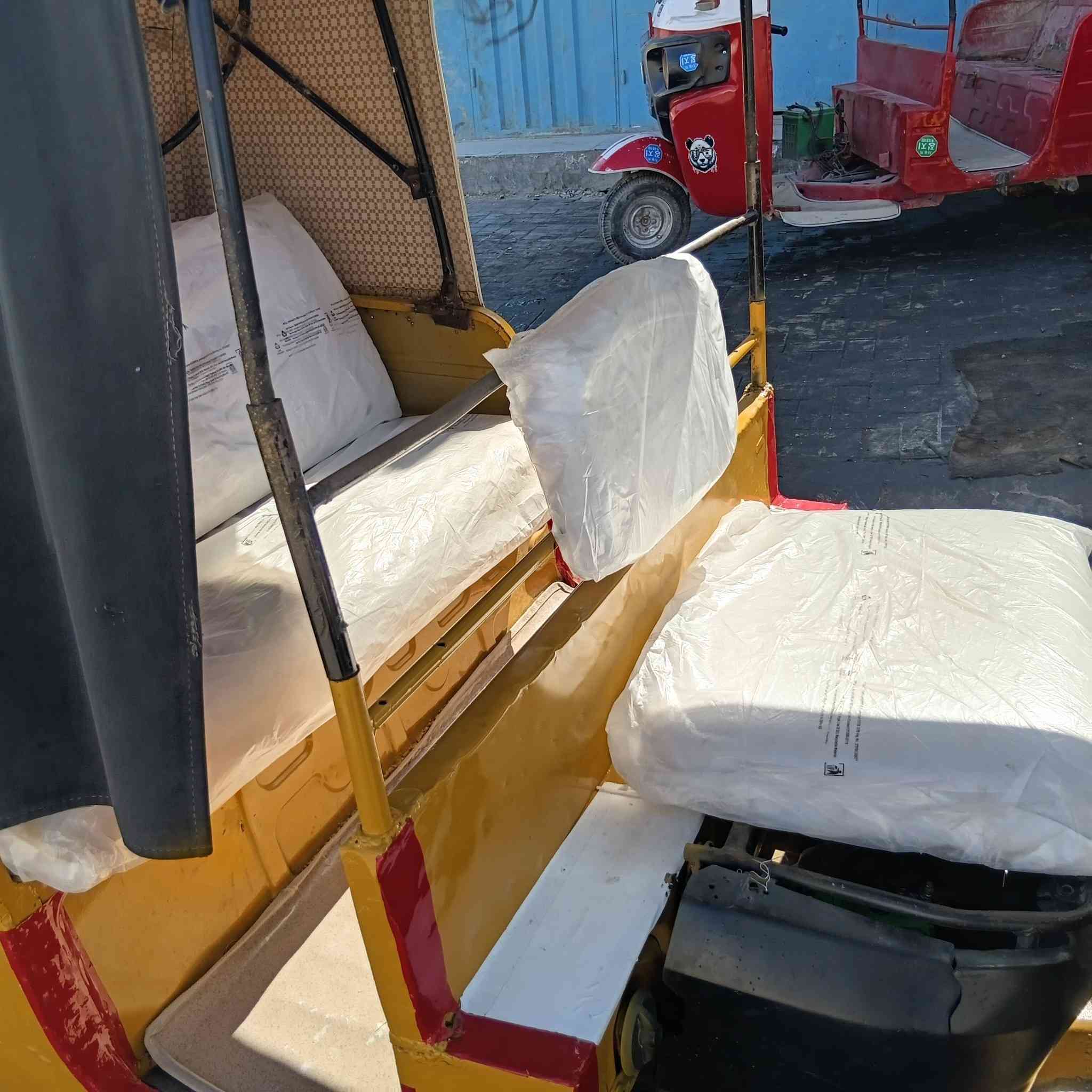 السلام عليكم تكتك لبيع موديل 16داخله ب 17  كير ومحرك واكسل خير من الله   مكينه 20   ماناقصه ايي شي  المكان كربلاء  اوراق مو رقم  السعر 3700 وبيه مجال  لشراي  ***********
