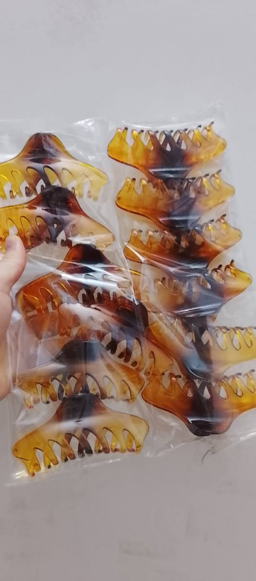 جوملە و موفرەد بەردەسته
سعری دەرزەنی تەنها به 3000 دینار 
گەیاندن هەیە 
***********
